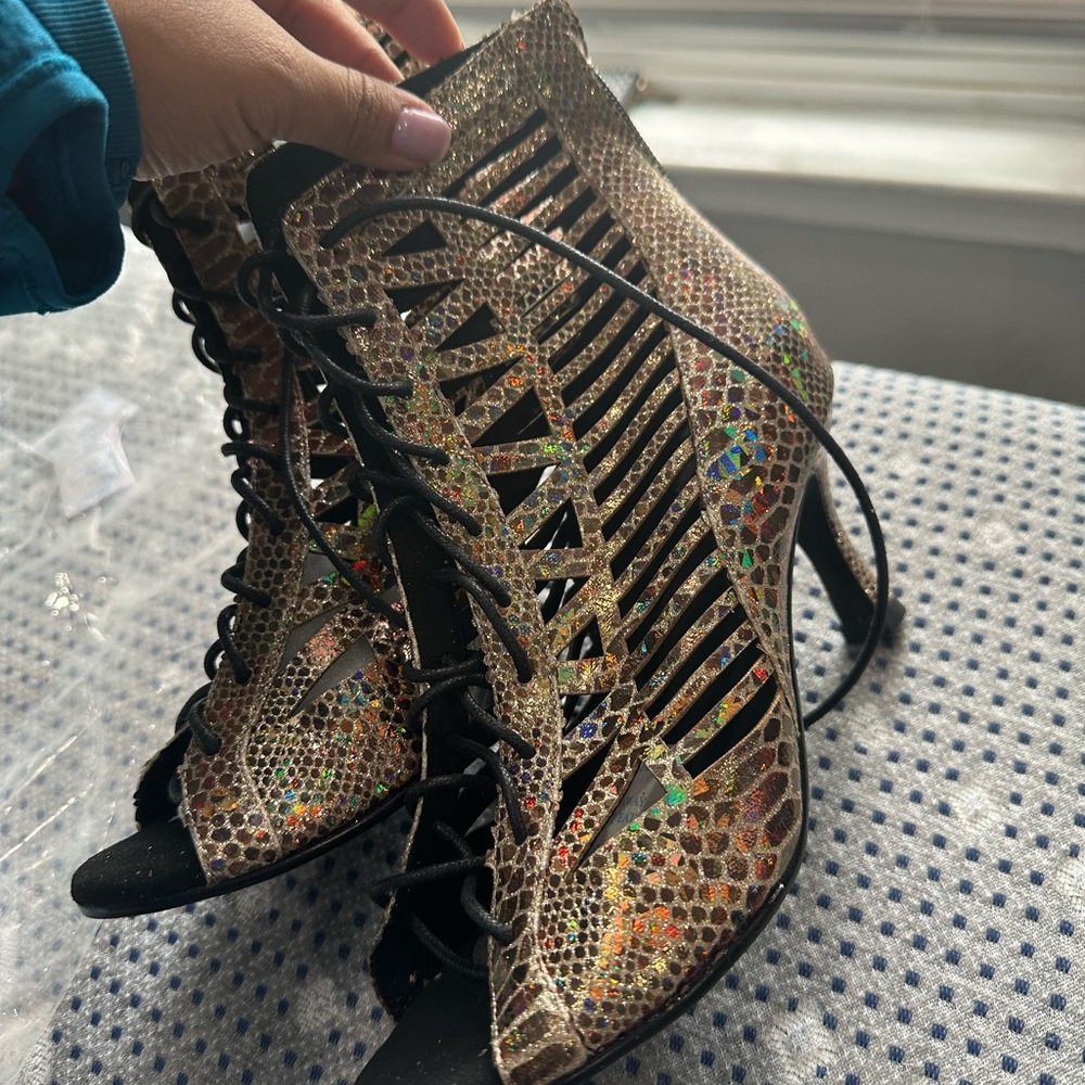 Yami Dance Lace-Up Ankle Booties